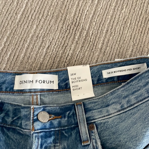 Aritzia Cutoff Shorts NWT - Picture 2 of 4